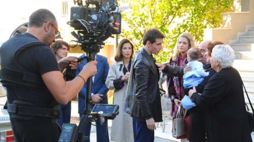 &quot;Τα καλύτερά μας χρόνια&quot;: Το TheTOC στα γυρίσματα της σειράς - &quot;Περνάμε υπέροχα, είμαστε σαν οικογένεια&quot; [εικόνες]