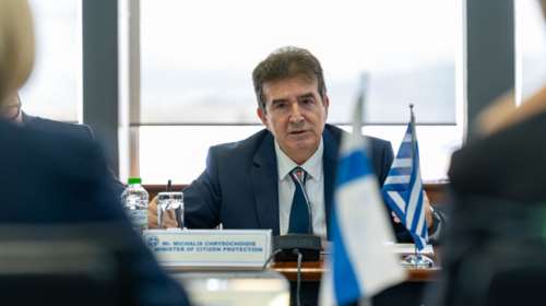 ΣΥΡΙΖΑ κατά Χρυσοχοΐδη για την απαγόρευση συναυλιών στα Εξάρχεια: Να μη διανοηθεί - Οι πόλεις ανήκουν στους κατοίκους τους