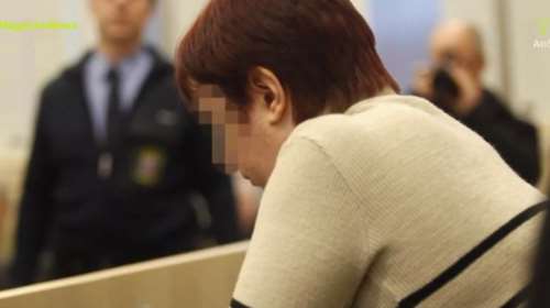 Ανατριχιαστικό: Πώς μια 32χρονη μητέρα έπνιξε τα τρία της μωρά με το πανάκι για τα σάλια - Σε 5 χρόνια στη Γερμανία