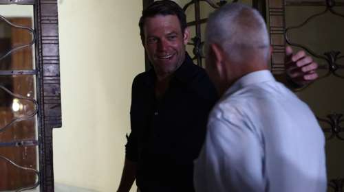 Στέφανος Κασσελάκης: Μαζί με ποιους βουλευτές του ΣΥΡΙΖΑ είδε τα αποτελέσματα στο γραφείο του