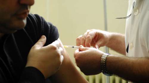 Κορονοϊός και εμβόλια: Αποδοχή αλλά και επιφυλάξεις από χώρα σε χώρα - Τι ισχύει στην Ελλάδα