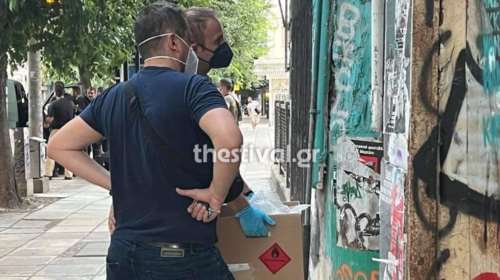 Θεσσαλονίκη: Επιχείρηση της ΕΛΑΣ για εκκένωση της &quot;Κατάληψης 111&quot; - Βρέθηκαν μαχαίρια και αλεξίσφαιρο