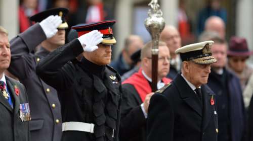 Επέστρεψε στο Λονδίνο ο πρίγκιπας Χάρι για την κηδεία του παππού του - Μπήκε σε καραντίνα