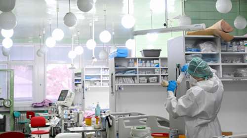 Κορονοϊός: Η μετάλλαξη της Μποτσουάνα τρομάζει τους Βρετανούς ειδικούς - Στην &quot;κοκκινη&quot; λίστα 6 αφρικανικές χώρες