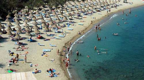 DW: Ανοικτά τα ελληνικά σύνορα για τους Γερμανούς τουρίστες - Άρση της ταξιδιωτικής προειδοποίησης από τη Μέρκελ