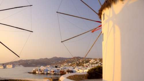 Φοροδιαφυγή στη Μύκονο: Πρόστιμα και λουκέτα 48 ωρών σε strip club και καφετέρια