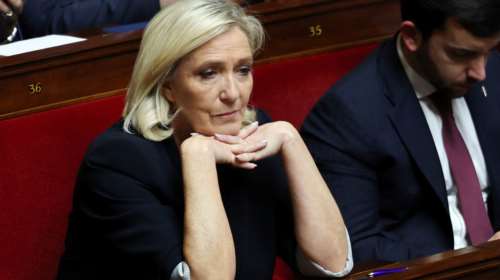 Η Λε Πεν καταγγέλλει χειραγώγηση του &quot;συστήματος&quot;: &quot;Το κατεστημένο έριξε πολιτική πυρηνική βόμβα εναντίον μας&quot;