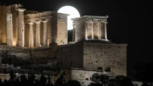 Πανσέληνος Αυγούστου: Σήμερα το &quot;φεγγάρι του οξύρρυγχου&quot; - Ελεύθερη η είσοδος σε αρχαιολογικούς χώρους