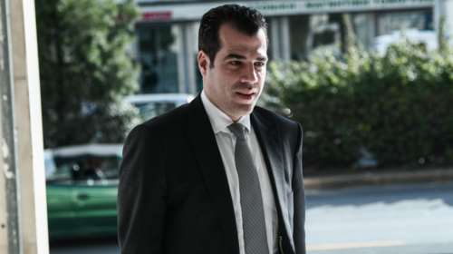 Παραθυράκι Πλεύρη για νέα μέτρα σε χώρους που συνυπάρχουν εμβολιασμένοι και ανεμβολίαστοι