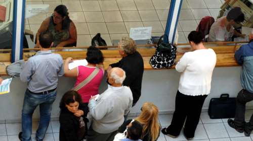 Επιτροπή Πισσαρίδη: Μειώσεις φορολογικών συντελεστών και κατάργηση εισφοράς αλληλεγγύης