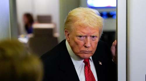 Ο Τραμπ λέει ότι την επόμενη εβδομάδα θα κινηθεί νομικά εναντίον του BBC - Παρά τη &quot;συγγνώμη&quot;