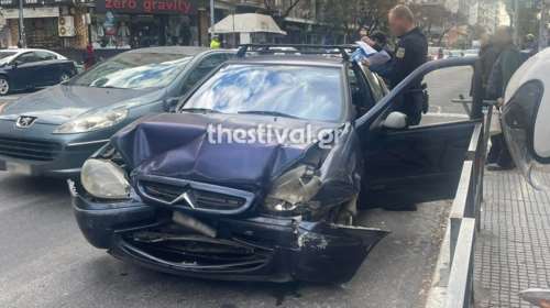 Θεσσαλονίκη: Καραμπόλα τριών οχημάτων στο κέντρο της πόλης -Ένας τραυματίας [εικόνες]