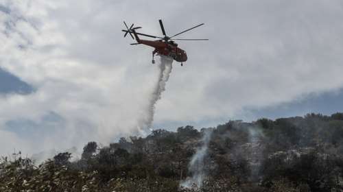 Φωτιές σε Θέρμη Θεσσαλονίκης και Νέα Ρόδα Χαλκιδικής – Επιχειρούν εναέριες δυνάμεις