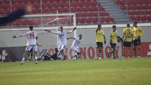 Superleague: Νέο κάζο για την ΑΕΚ - Με 10 ο Πανσερραϊκός ισοφάρισε σε 2-2 στο 94&#39;, μετά από ολέθριο λάθος του Αθανασιάδη