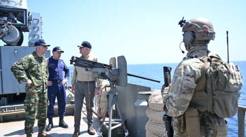 Στη φρεγάτα &quot;Ύδρα&quot; στην Ερυθρά Θάλασσα ο Νίκος Δένδιας: &quot;Προστατεύοντας τα εθνικά μας συμφέροντα&quot; [εικόνες - βίντεο]