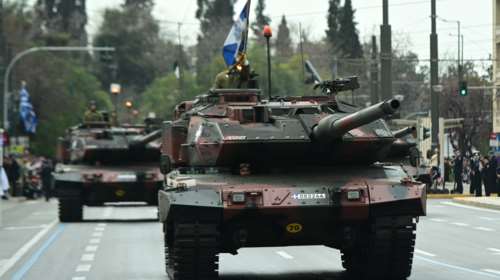 25η Μαρτίου: Μεγαλειώδης η στρατιωτική παρέλαση στο κέντρο της Αθήνας [εικόνες - βίντεο]