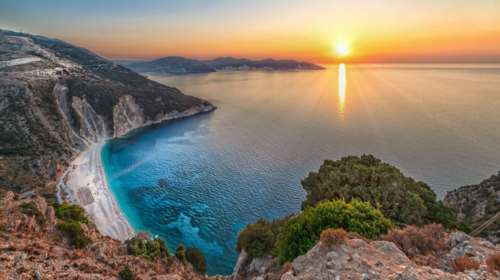 Η Daily Telegraph &quot;ψηφίζει&quot; Ελλάδα για το φετινό καλοκαίρι -Τα 20 νησιά που ξεχωρίζει