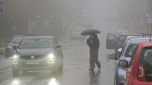 "Πορτοκαλί" συναγερμός για καταιγίδες και χαλάζι: Το νέο έκτακτο δελτίο της ΕΜΥ - Ανοιξαν οι ουρανοί στην Αθήνα