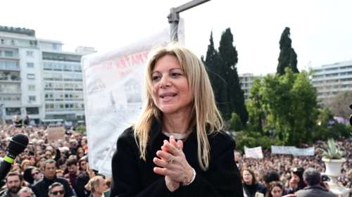 Ο σύλλογος προειδοποιεί την Καρυστιανού ότι αν δεν παραιτηθεί, θα την καθαιρέσουν μέσω Γενικής Συνέλευσης