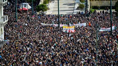 Ολοι στους δρόμους για τα Τέμπη: Εκατοντάδες συλλαλητήρια σε Ελλάδα και εξωτερικό - Ποιοι απεργούν, πώς θα κινηθούν τα ΜΜΜ