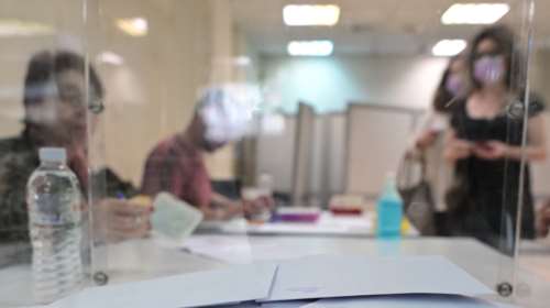 MRB: Κατοχυρώνει τη δεύτερη θέση ο ΣΥΡΙΖΑ, σταθερά τρίτο το ΠΑΣΟΚ -  Πώς κατανέμονται οι έδρες για τις ευρωεκλογές