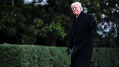 Ο Τραμπ ανακοίνωσε επιπρόσθετους δασμούς 25% σε κάθε χώρα που έχει δοσοληψίες με το Ιράν