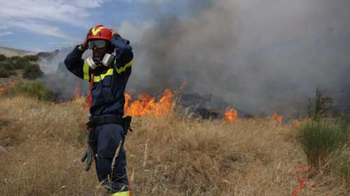 Μεγάλη φωτιά σε δασική έκταση στην Κυνουρία - Επιχειρούν και ενάερια μέσα