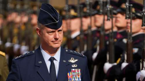 Διοικητής ΝΑΤΟ Ευρώπης: Σε περίπτωση αποδεδειγμένης απειλής, είμαστε έτοιμοι να υπερασπιστούμε τους λαούς μας