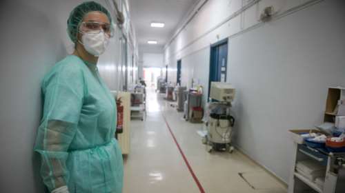 Ο Μανωλόπουλος προτείνει lockdown για ανεμβολίαστους και υποχρεωτικό εμβολιασμό στους άνω των 50