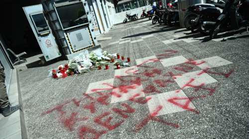 Άγιοι Ανάργυροι: Η μαρτυρία αστυνομικού ΔΙΑΣ που έφτασε έξω από το ΑΤ μετά τη δολοφονία της Κυριακής - Άλλα του είπαν, άλλα είδε