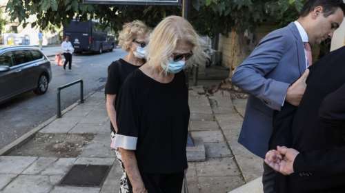 Δίκη Folli Follie: &quot;Μια υπογραφή έβαλα κι έχασα το σπίτι μου, όταν έμαθα μού έπεσε το σαγόνι&quot; - Απολογείται η Καίτη Κουτσολιούτσου