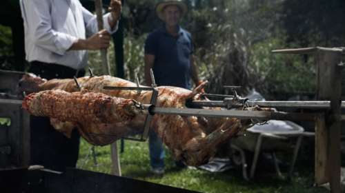 Ακριβότερο φέτος το πασχαλινό τραπέζι, στα 130 ευρώ το κόστος - Δείτε τον πίνακα με τις τιμές