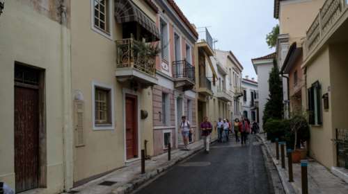 Κορονοϊός: &quot;Βράζουν&quot; με 721 νέα κρούσματα η Αττική και 602 η Θεσσαλονίκη - Στο &quot;κόκκινο&quot; άλλες έξι περιοχές