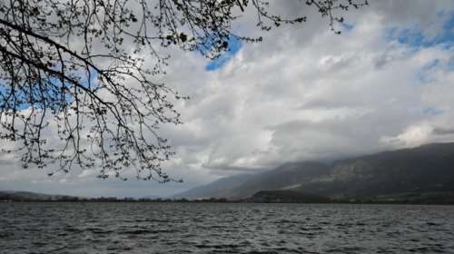 Καιρός: Ζέστη με 37άρια και συννεφιά  - Πού αναμένεται να ξεσπάσουν καταιγίδες