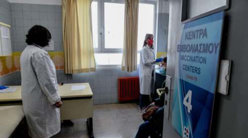 Ποιοι είναι πρώτοι στη λίστα για την τέταρτη δόση εμβολίου - Πότε έρχεται