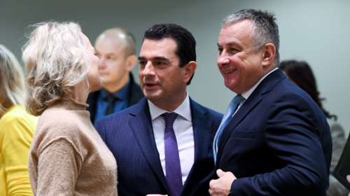 Ελλάδα και 14 χώρες έβαλαν βέτο στην &quot;αστεία&quot; πρόταση της Κομισιόν για πλαφόν στο αέριο- Κόντρα με Γερμανία