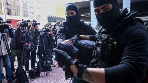 Επεισόδια στου Ρέντη: &quot;Πάρ’ το πάνω σου και θα σου δώσουμε και λεφτά&quot; - Τι ισχυρίζεται ο πατέρας του 18χρονου