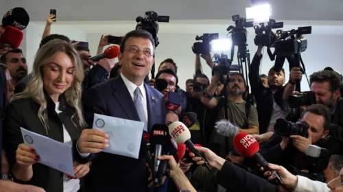 Τουρκία: Ψήφισαν οι δύο &quot;μονομάχοι&quot; για τον δήμο της Κωνσταντινούπολης - Συγκινημένος ο Ιμάμογλου [εικόνες]