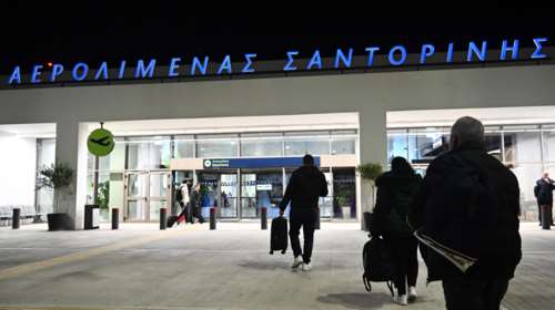 Kλείνουν προσωρινά τα αεροδρόμια Κέρκυρας και Σαντορίνης λόγω εργασιών