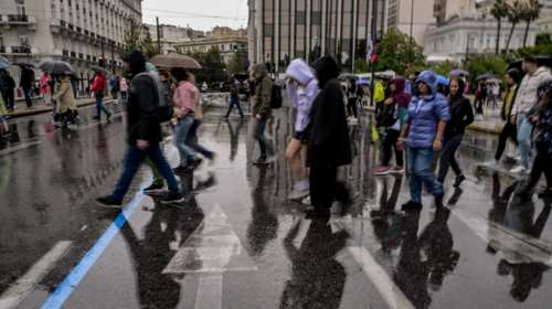 Καιρός: Βροχές και καταιγίδες σε όλη τη χώρα σήμερα - Η πρόβλεψη για την Αττική