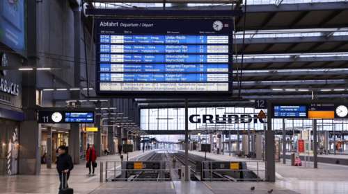 Χάος στις συγκοινωνίες στη Γερμανία: 24ωρη απεργία σε σιδηροδρόμους, αεροδρόμια, λιμάνια και αυτοκινητοδρόμους