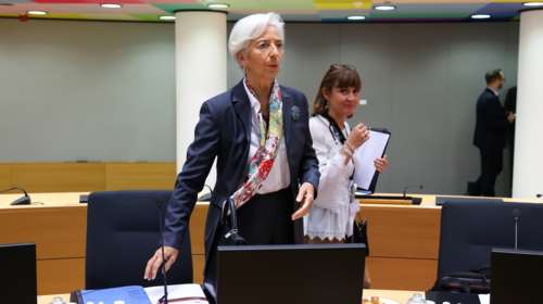 Λαγκάρντ: Οι ευρωπαϊκοί θεσμοί &quot;παρακολουθούν τις πολιτικές εξελίξεις&quot; στη Γαλλία