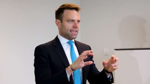 Ο Κασσελάκης απαντά στον Μαρινάκη: Μαθήματα ιστορίας στον "κυβερνητικό εκπρόσωπο Μητσοτάκη και Σημίτη"