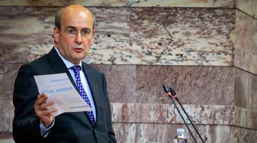 Χατζηδάκης: Έρχεται μείωση 50% στις προμήθειες των τραπεζών για πληρωμές και εμβάσματα