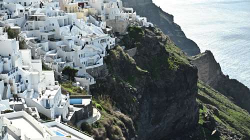 Στο έλεος του Εγκέλαδου η Σαντορίνη: Πάνω από 7.700 σεισμοί σε 10 μέρες - Για κίνδυνο κατολισθήσεων, προειδοποιεί το ΕΚΠΑ