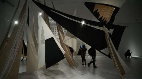 New York Times: Αθήνα, ένας κόμβος για τη σύγχρονη τέχνη στη σκιά της Ακρόπολης﻿