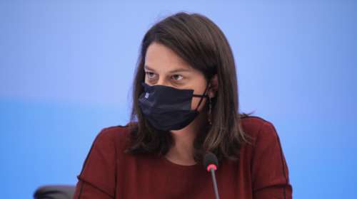 Απάντηση Κεραμέως σε ΣΥΡΙΖΑ: &quot;Καλύτερο σχολείο με κλειστές αίθουσες δεν γίνεται&quot;