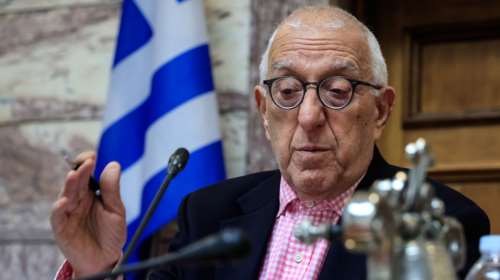 Κακλαμάνης για δικογραφία για τα Τέμπη: &quot;Δεν απεκρύβη απολύτως τίποτα - Δεν απαντώ στην Καρυστιανού, σέβομαι τον πόνο της&quot;