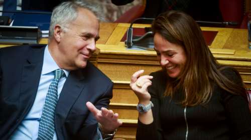 Τέμπη: Έξαλλη η Ακρίτα με τα γέλια Βορίδη - Μιχαηλίδου - &quot;Τους έβλεπα να χασκογελάνε και μού ανέβηκε το αίμα στο κεφάλι&quot;