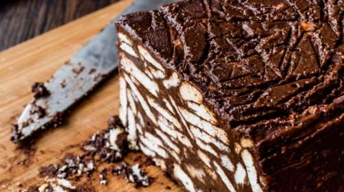 Θα σας ξετρελάνει: Συνταγή του Ακη για μωσαϊκό με ταχίνι και αμύγδαλα - Ετοιμο σε 20 λεπτά